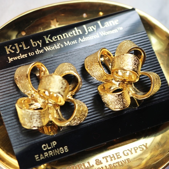 Vintage Kenneth Jay Lane 3-D Bow Clip-On Earrings - Picture 1 of 16